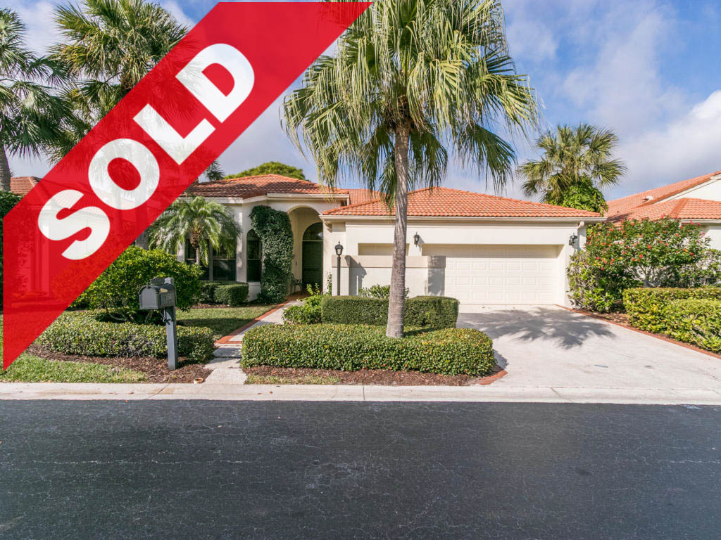 SOLD! Jonathan's Landing Lake Front Home For Sale - 3554 Lantern Bay Drive Jupiter FL 33477