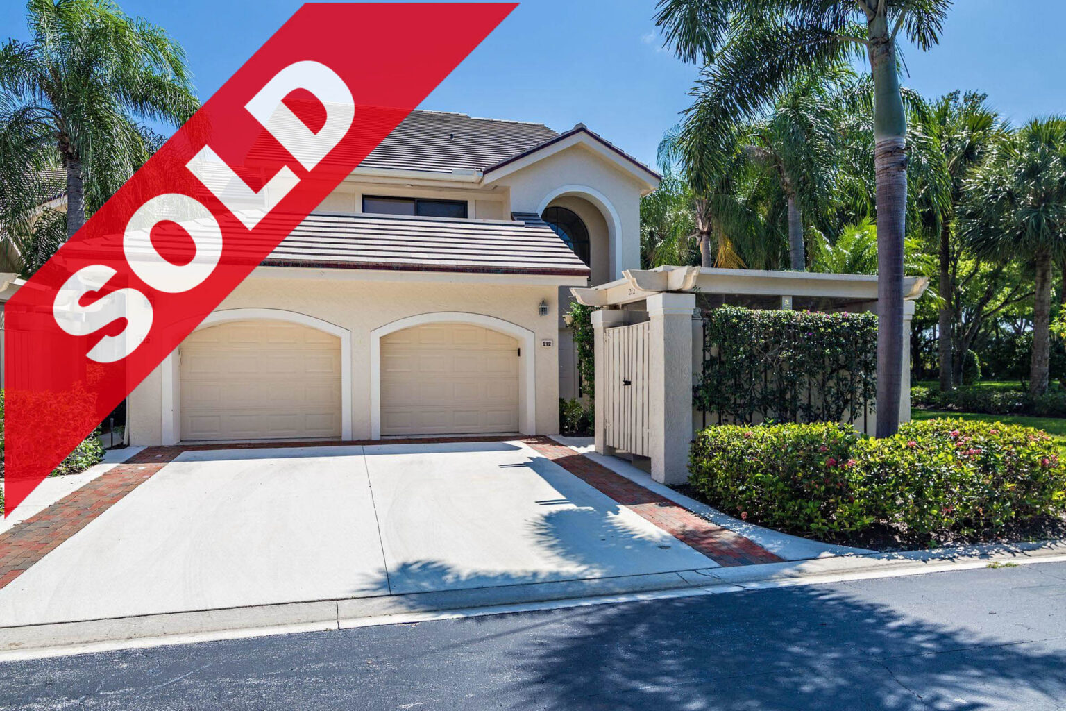 Jonathan’s Landing Condos For Sale West Bay Condo Sold September 2020