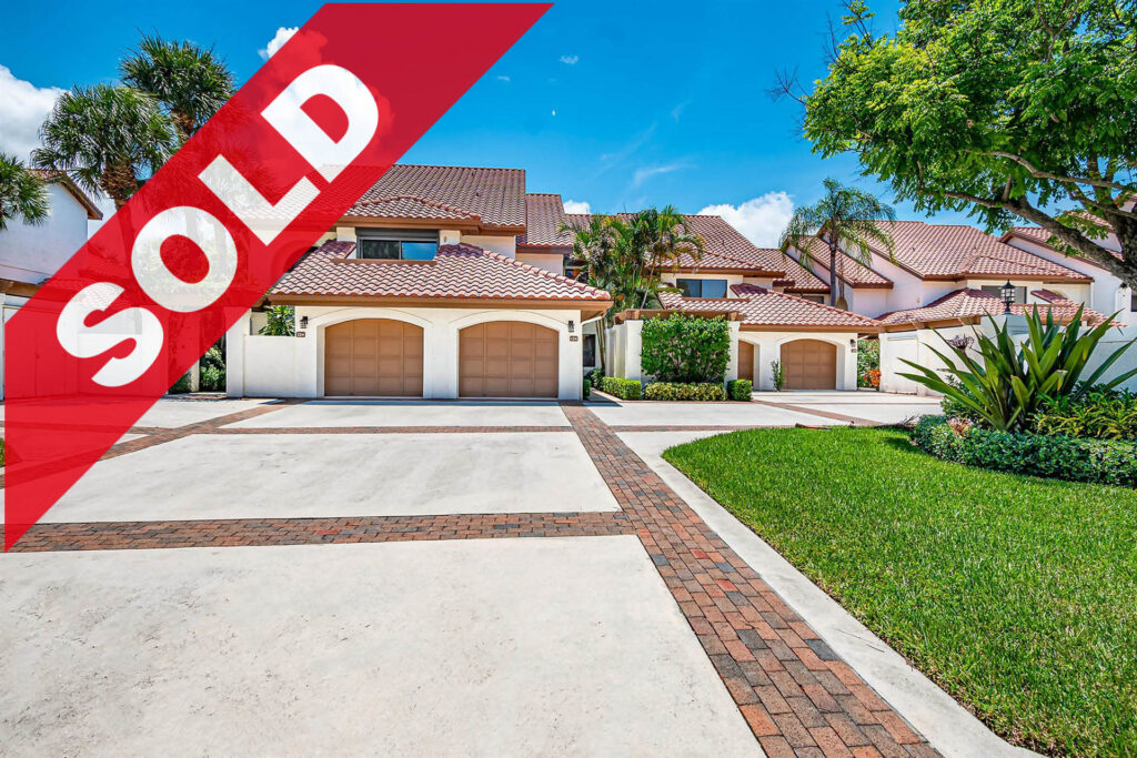 Jonathan’s Landing Lakefront Traders Crossing Condo Sold December 2020