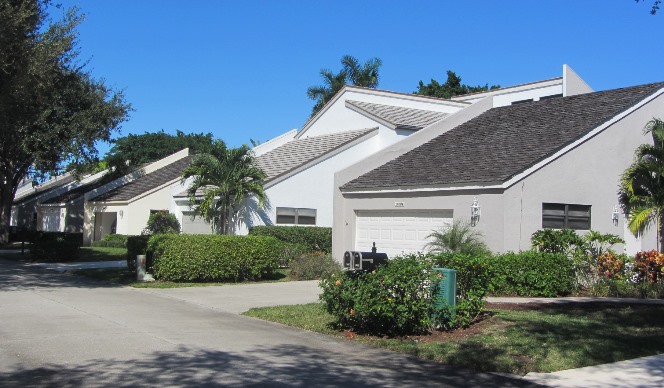Greens Cay is a real estate community within Jonathan's Landing offering single family townhomes for sale