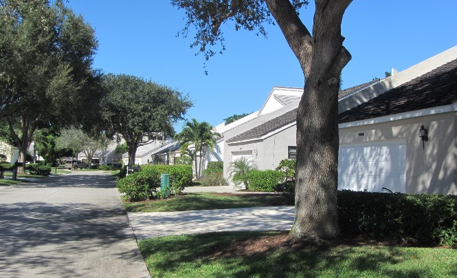 Greens Cay is a real estate community within Jonathan's Landing offering single family townhomes for sale