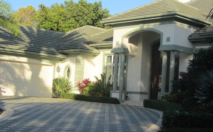 Jonathan's Island is a beautiful real estate community within Jonathan's Landing offering luxury homes for sale