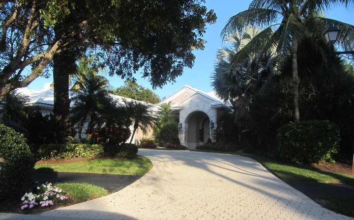 Jonathan's Island is a beautiful real estate community within Jonathan's Landing offering luxury homes for sale