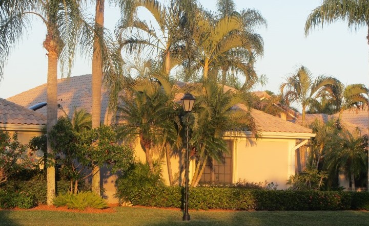 Southern Cay is a beautiful real estate community within Jonathan's Landing offering luxury homes for sale