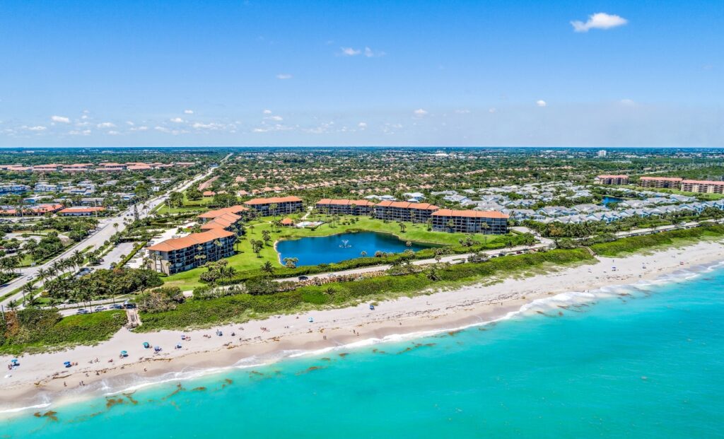 the-bluffs-jupiter-homes-townhomes-waterfront-condos-for-sale