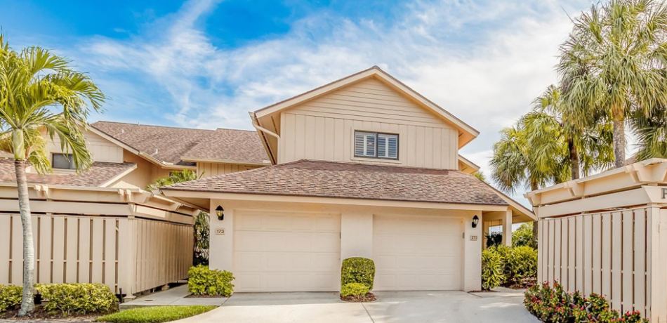 Waterbend at Jonathan's Landing Condos For Sale